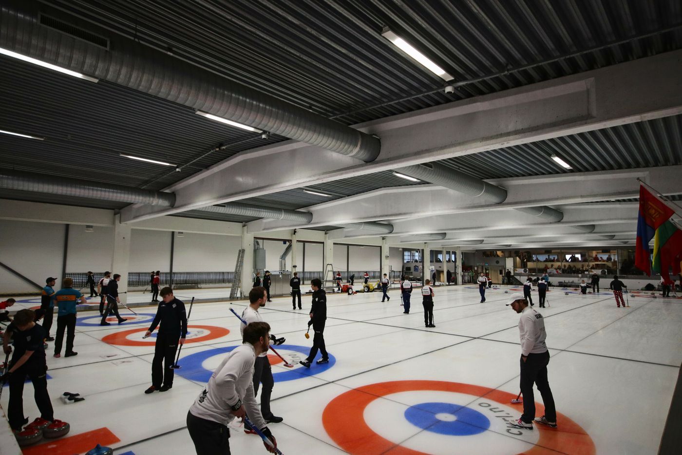 Trening på isen i Snarøya Curlinghall